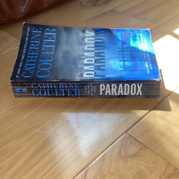 CATHERINE COULTER Paradox book - Picture 3 of 3